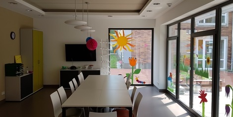 Aufenthalt/Essen (Blickrichtung Fenster Ost/Süd)